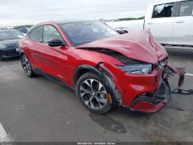 FORD MUSTANG MACH-E PREMIUM, 2021 (2020)