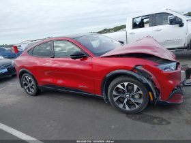 FORD MUSTANG MACH-E PREMIUM, 2021 (2020)