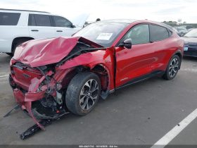 FORD MUSTANG MACH-E PREMIUM, 2021 (2020)