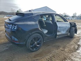 FORD MUSTANG MACH-E PREMIUM, 2023