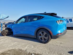 FORD MUSTANG MACH-E SELECT, 2023 (2022)