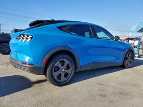 FORD MUSTANG MACH-E SELECT, 2023 (2022)