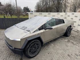 TESLA CYBERTRUCK, 2024