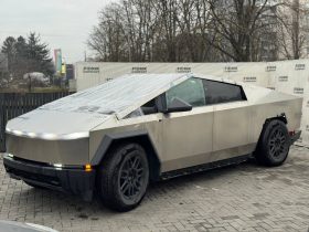 TESLA CYBERTRUCK, 2024