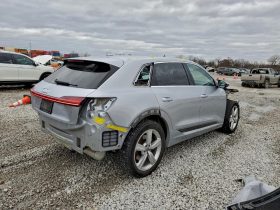 AUDI E-TRON PREMIUM PLUS, 2019