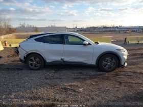 FORD MUSTANG MACH-E SELECT, 2022