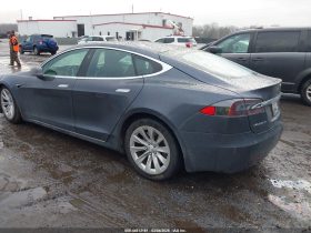 TESLA MODEL S 75D, 2016