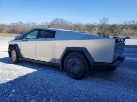 TESLA CYBERTRUCK, 2024