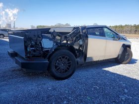 TESLA CYBERTRUCK, 2024