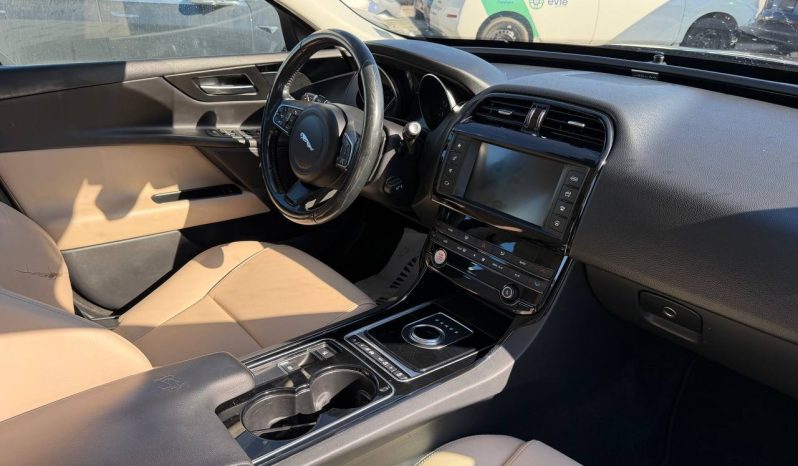 
JAGUAR XE 25T, 2017 (2016) full									