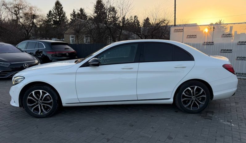
MERCEDES-BENZ C 300, 2019 full									