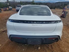 PORSCHE TAYCAN, 2022