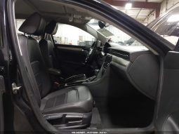 
VOLKSWAGEN PASSAT 2.0T SE, 2021 full									