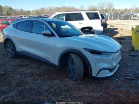 FORD MUSTANG MACH-E SELECT, 2021
