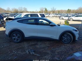 FORD MUSTANG MACH-E SELECT, 2021