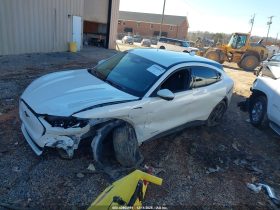 FORD MUSTANG MACH-E SELECT, 2021