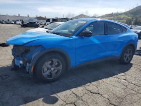 FORD MUSTANG MACH-E SELECT, 2023 (2022)