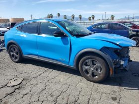 FORD MUSTANG MACH-E SELECT, 2023 (2022)