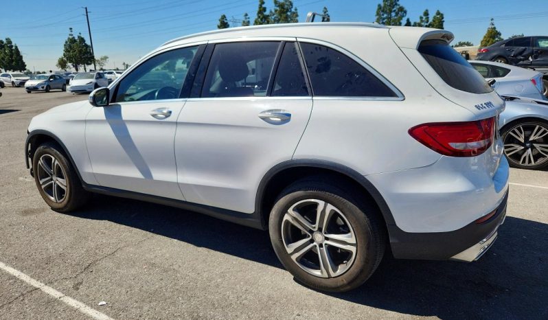 
MERCEDES-BENZ GLC 300, 2016 full									