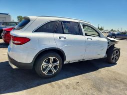 
MERCEDES-BENZ GLC 300, 2016 full									
