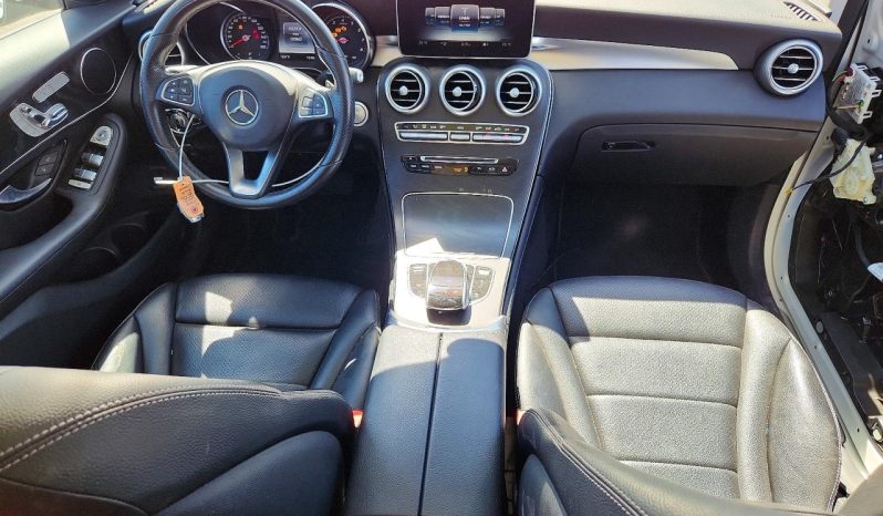 
MERCEDES-BENZ GLC 300, 2016 full									