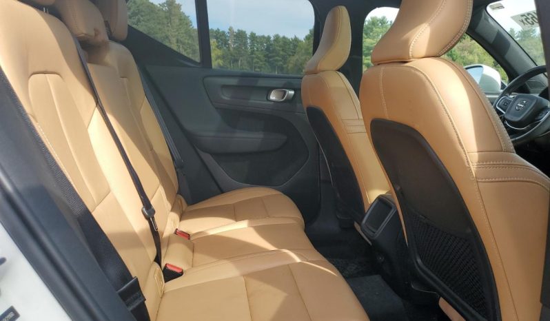 
VOLVO XC40 T5 MOMENTUM, 2019 (2018) full									