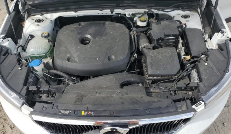 
VOLVO XC40 T5 MOMENTUM, 2019 (2018) full									