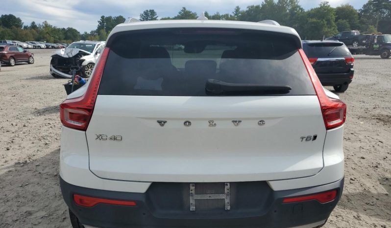
VOLVO XC40 T5 MOMENTUM, 2019 (2018) full									