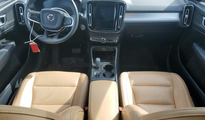 
VOLVO XC40 T5 MOMENTUM, 2019 (2018) full									