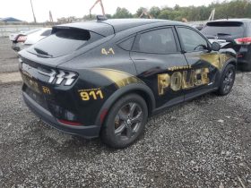 FORD MUSTANG MACH-E SELECT, 2021