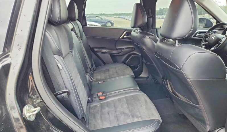 
MITSUBISHI OUTLANDER SE, 2022 full									