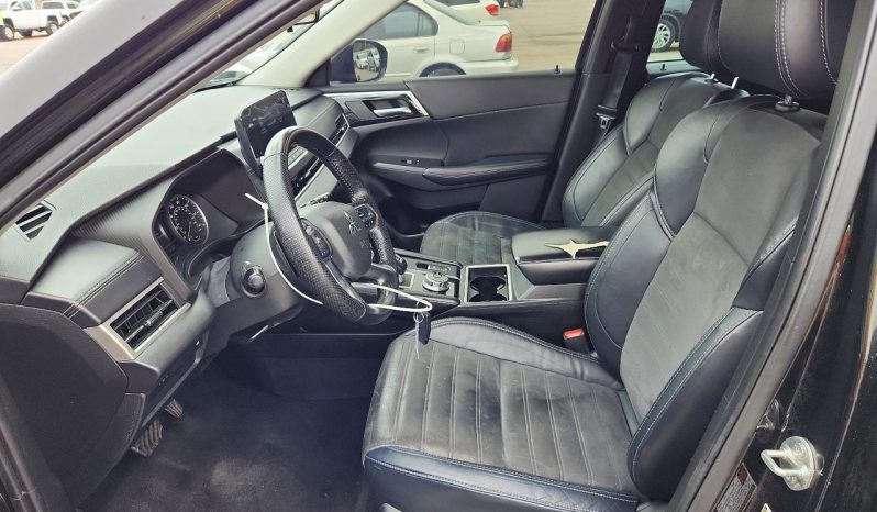 
MITSUBISHI OUTLANDER SE, 2022 full									