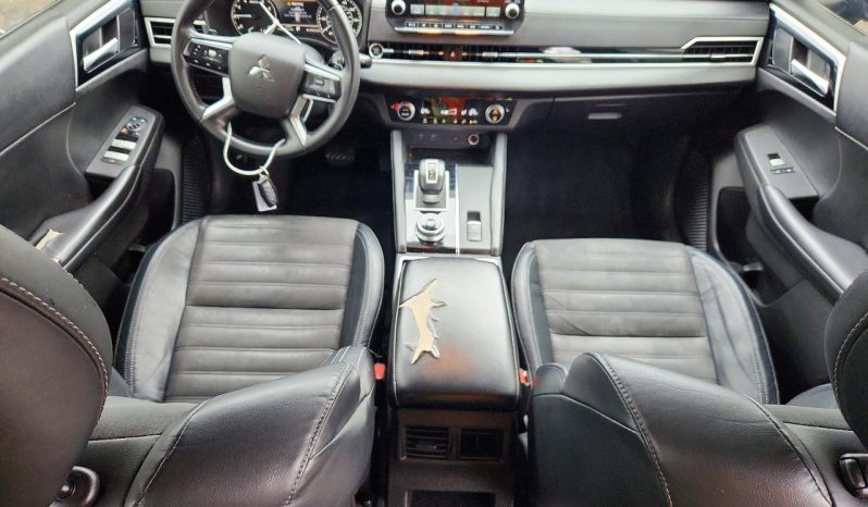 
MITSUBISHI OUTLANDER SE, 2022 full									