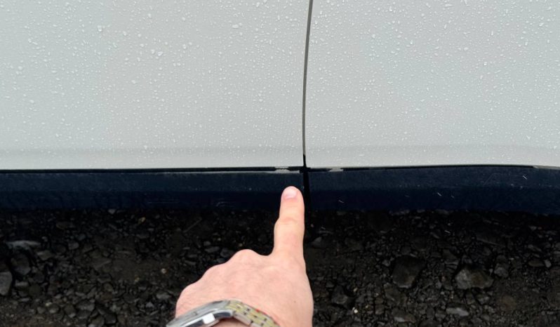 
JEEP COMPASS LATITUDE, 2018 (2017) full									