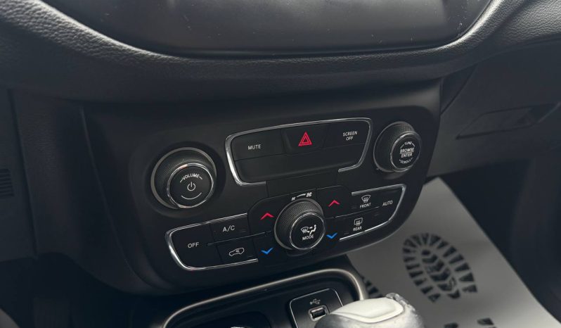 
JEEP COMPASS LATITUDE, 2018 (2017) full									