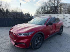 FORD MUSTANG MACH-E SELECT, 2021 (2020)