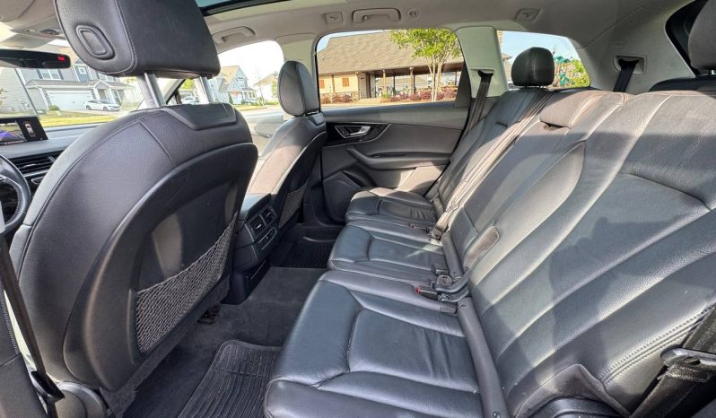 
AUDI Q7 3.0T PREMIUM, 2017 (11/2015) full									