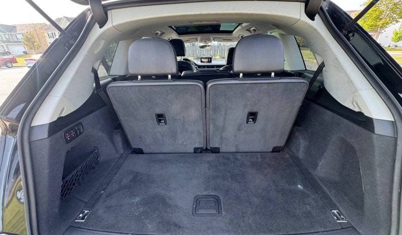 
AUDI Q7 3.0T PREMIUM, 2017 (11/2015) full									