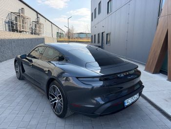 PORSCHE TAYCAN, 2021