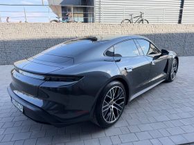 PORSCHE TAYCAN, 2021