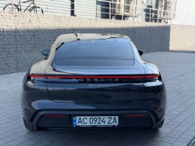 PORSCHE TAYCAN, 2021