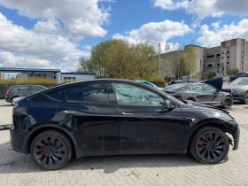 TESLA MODEL Y PERFORMANCE, 2023