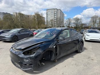 TESLA MODEL Y PERFORMANCE, 2023