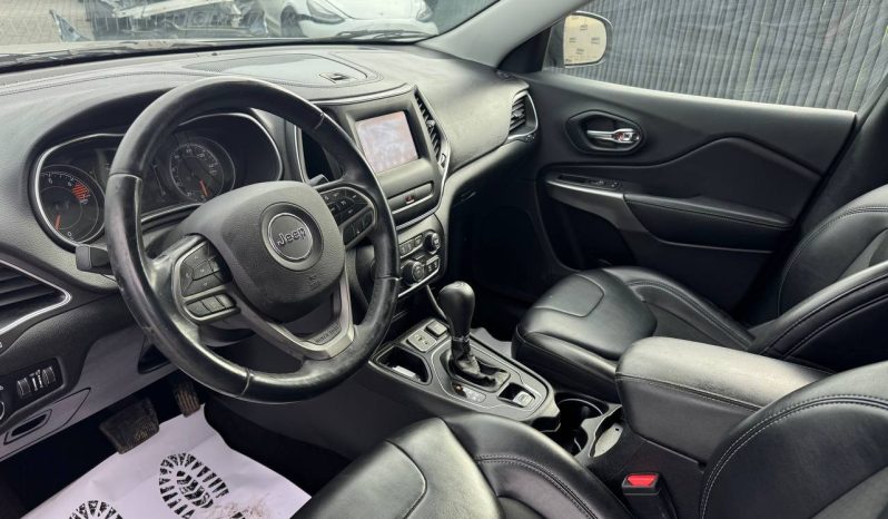 
JEEP CHEROKEE LATITUDE PLUS, 2019 (2018) full									