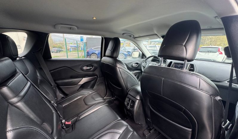 
JEEP CHEROKEE LATITUDE PLUS, 2019 (2018) full									