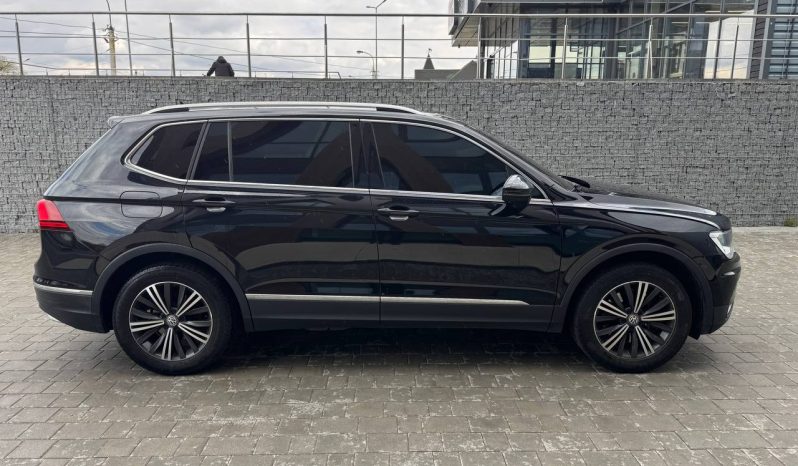 
VOLKSWAGEN TIGUAN SEL, 2018 (2017) full									