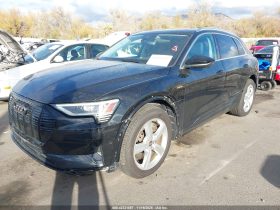 AUDI E-TRON PREMIUM PLUS, 2019