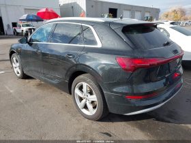 AUDI E-TRON PREMIUM PLUS, 2019