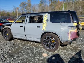 RIVIAN R1S ADVENTURE, 2023