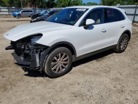 PORSCHE CAYENNE, 2022 (2021)